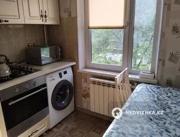 3-комнатная квартира, этаж 3 из 5, 59 м²