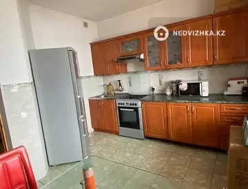 2-комнатная квартира, этаж 8 из 9, 77 м²