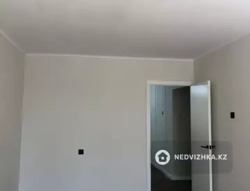 3-комнатная квартира, этаж 3 из 5, 64 м²