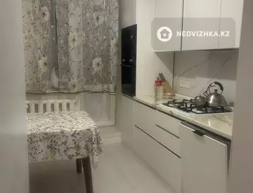 2-комнатная квартира, этаж 3 из 3, 48 м²