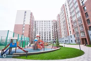 2-комнатная квартира, этаж 4 из 10, 49 м²