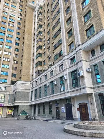 3-комнатная квартира, этаж 4 из 39, 102 м²