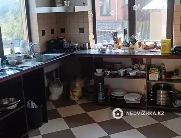 280 м², 5-комнатная дача, 5.7 соток, 280 м², изображение - 5