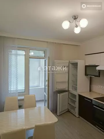 60 м², 2-комнатная квартира, этаж 2 из 8, 60 м², изображение - 1