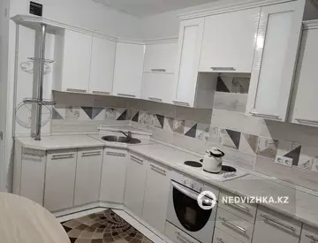 2-комнатная квартира, этаж 2 из 12, 58 м²