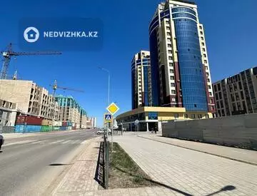 4-комнатная квартира, этаж 4 из 18, 118 м²