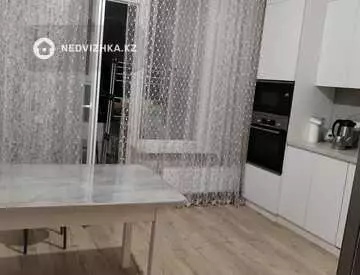 2-комнатная квартира, этаж 4 из 12, 62 м²