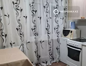 2-комнатная квартира, этаж 2 из 5, 40 м², посуточно