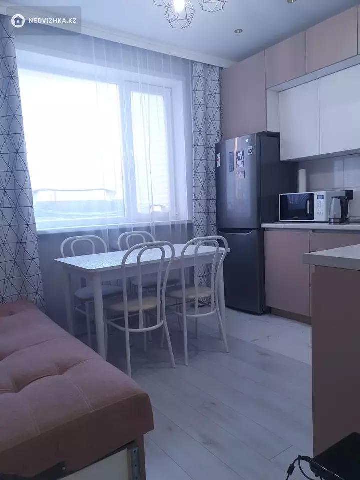 55 м², 2-комнатная квартира, этаж 2 из 9, 55 м², изображение - 1