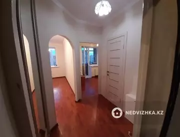 1-комнатная квартира, этаж 4 из 5, 28 м²