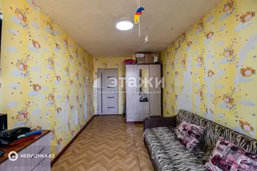 2-комнатная квартира, этаж 2 из 3, 42 м²