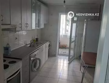 3-комнатная квартира, этаж 1 из 16, 90 м², на длительный срок