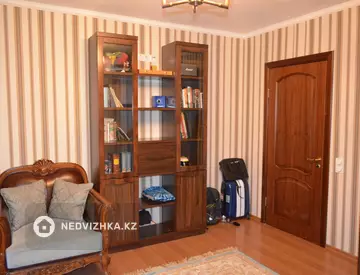 7-комнатный дом, 10 соток, 342 м²