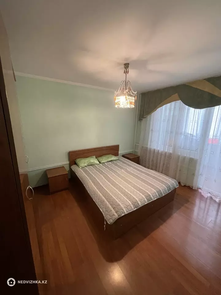 90 м², 3-комнатная квартира, этаж 2 из 4, 90 м², посуточно, изображение - 1