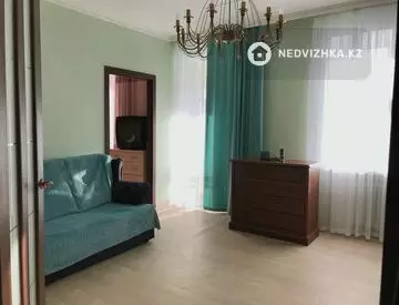 2-комнатная квартира, этаж 2 из 3, 64 м², на длительный срок