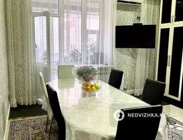 210 м², 4-комнатная квартира, этаж 3 из 7, 210 м², изображение - 1