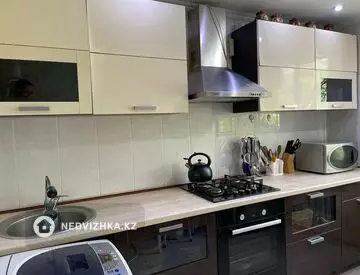 4-комнатная квартира, этаж 5 из 5, 74 м²