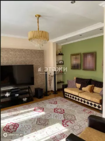 3-комнатная квартира, этаж 8 из 10, 130 м²