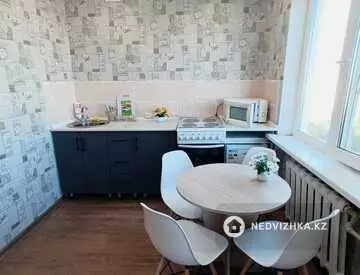 1-комнатная квартира, этаж 4 из 4, 31 м², посуточно