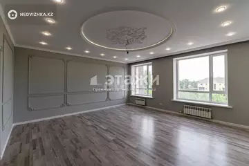 4-комнатная квартира, этаж 3 из 9, 108 м²