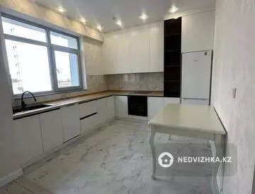 3-комнатная квартира, этаж 5 из 21, 90 м²