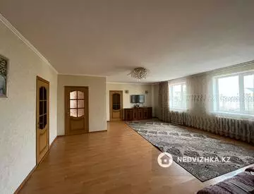 4-комнатный дом, 10 соток, 160 м²