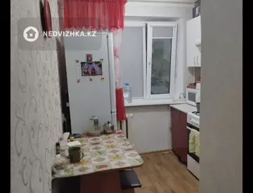 4-комнатная квартира, этаж 4 из 5, 60 м²