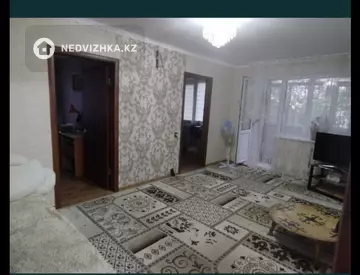 4-комнатная квартира, этаж 4 из 5, 60 м²