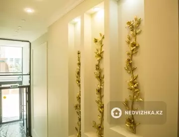 4-комнатная квартира, этаж 7 из 16, 152 м²