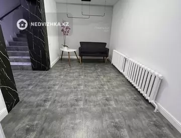 4-комнатная квартира, этаж 3 из 10, 165 м²