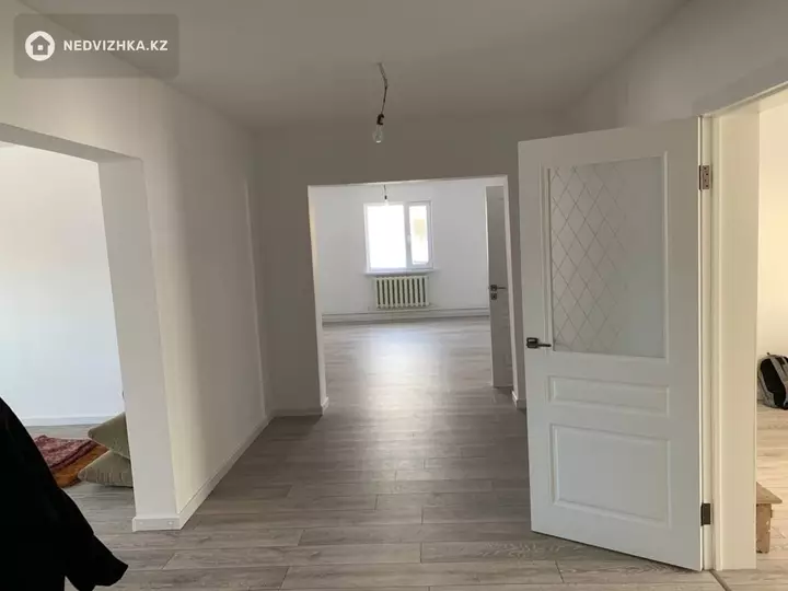 220 м², 8-комнатный дом, 10 соток, 220 м², изображение - 1