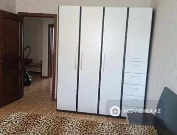 3-комнатная квартира, этаж 4 из 6, 90 м², посуточно