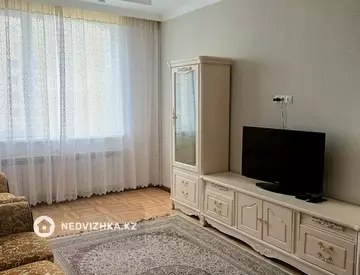 3-комнатная квартира, этаж 4 из 6, 90 м², посуточно