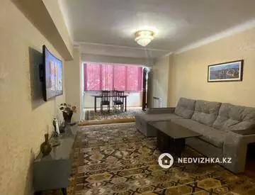 3-комнатная квартира, этаж 4 из 5, 110 м², на длительный срок