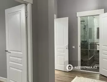 1-комнатная квартира, этаж 12 из 12, 52 м², посуточно