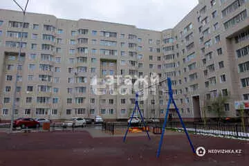 4-комнатная квартира, этаж 9 из 9, 90 м²