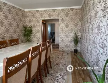 2-комнатная квартира, этаж 1 из 5, 64 м²