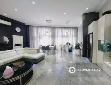 3-комнатная квартира, этаж 1 из 3, 187 м²