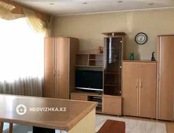 2-комнатная квартира, этаж 3 из 4, 54 м², на длительный срок