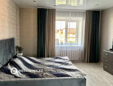 2-комнатная квартира, этаж 11 из 14, 58 м², посуточно