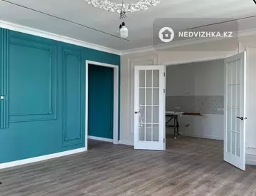 4-комнатная квартира, этаж 10 из 17, 135 м²