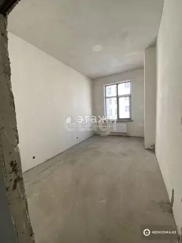 3-комнатная квартира, этаж 3 из 7, 136 м²