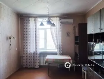 2-комнатная квартира, этаж 4 из 4, 51 м²