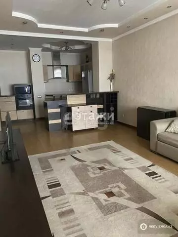 3-комнатная квартира, этаж 10 из 15, 100 м², на длительный срок