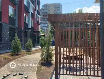 1-комнатная квартира, этаж 8 из 16, 41 м², на длительный срок