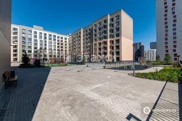 1-комнатная квартира, этаж 4 из 9, 38 м²