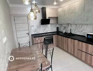 2-комнатная квартира, этаж 6 из 15, 65 м², на длительный срок