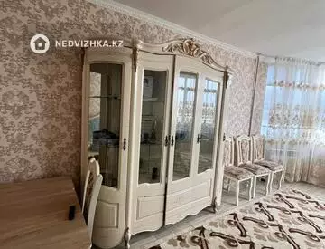 3-комнатная квартира, этаж 4 из 5, 93 м²