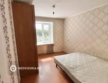 3-комнатная квартира, этаж 2 из 9, 52 м²