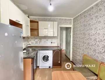 3-комнатная квартира, этаж 2 из 9, 52 м²